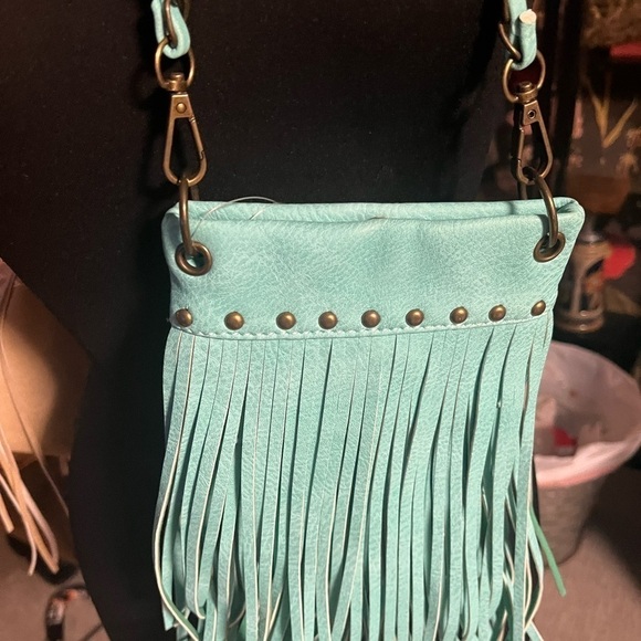 NWT leather purse small fringes and chain strap that’s removable - Picture 4 of 8